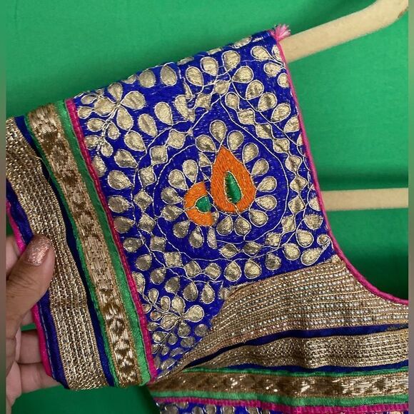HANDMADE Authentic Embroidered U Neck Blue & Gold Saree Choli Bollywood Small - Picture 11 of 16